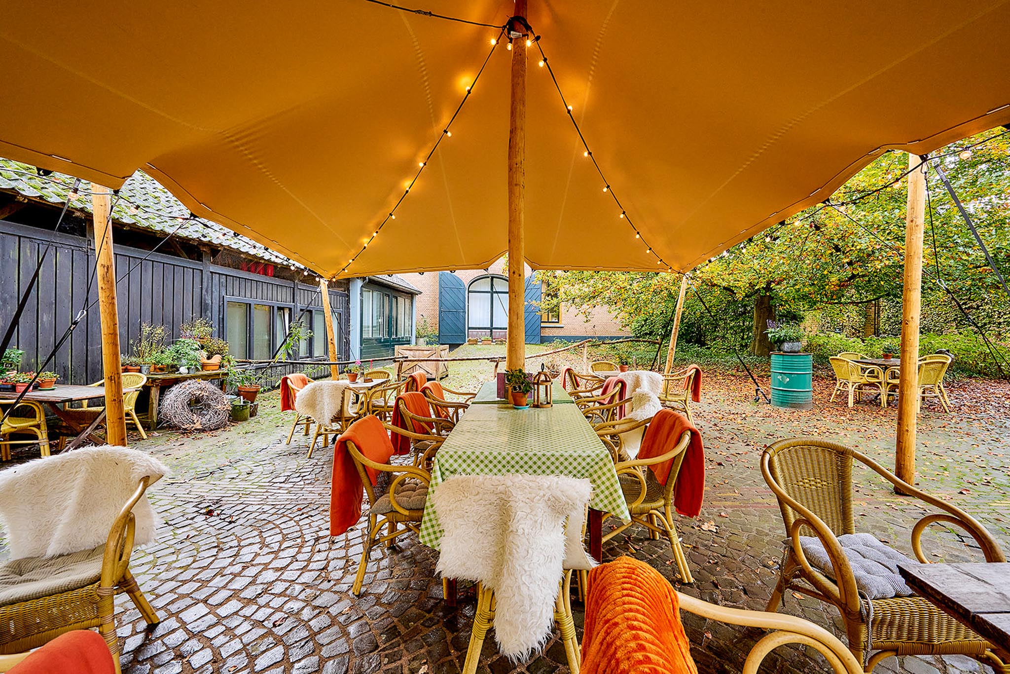 Stretchtent 6x75 meter